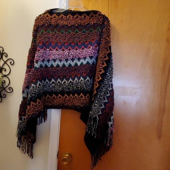 Poncho - Picture 2 of 3